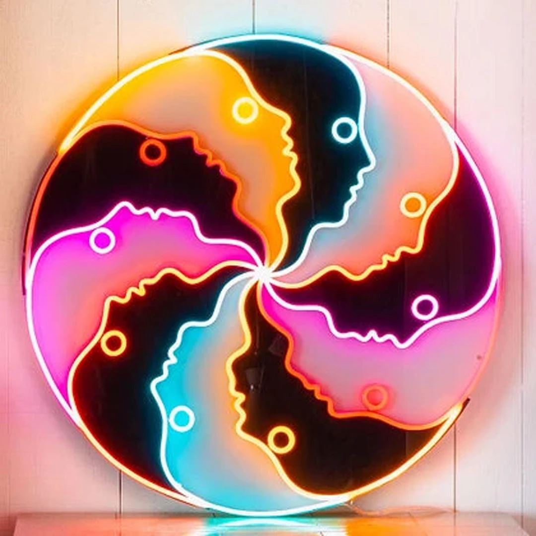 Jonathan Adler UK Atlas Round, LED Neon Sign